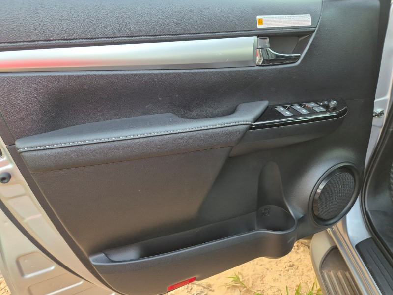 Toyota Hilux SRV.