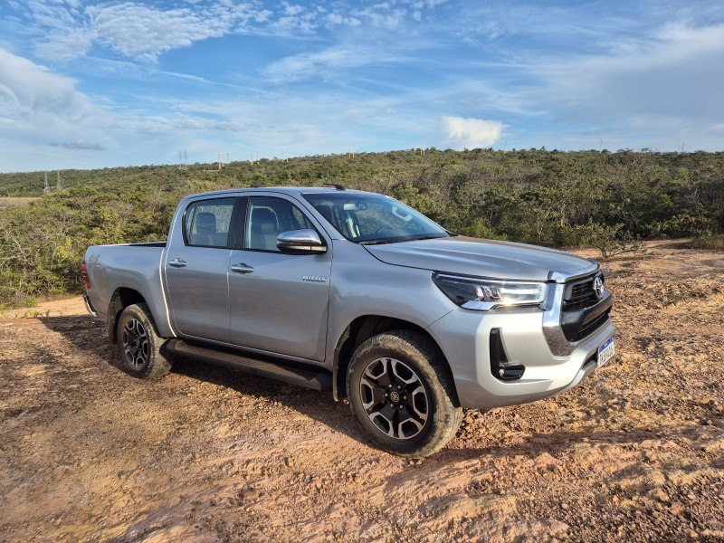 Toyota Hilux SRV.