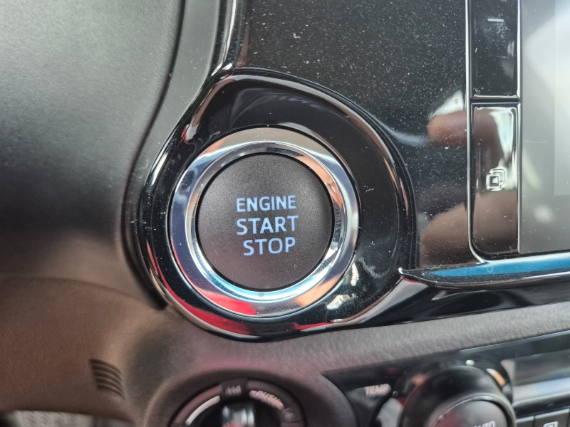 Toyota Hilux SRV.