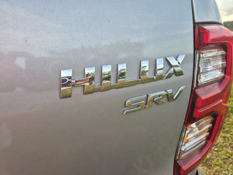 Toyota Hilux SRV.