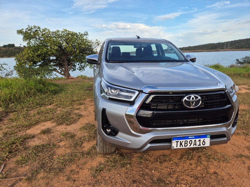 Toyota Hilux SRV.
