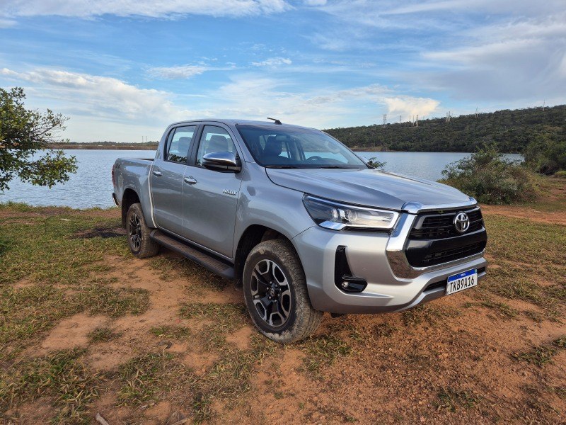 Toyota Hilux SRV.