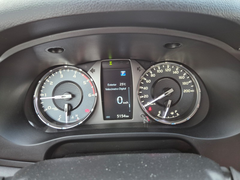 Toyota Hilux SRV.