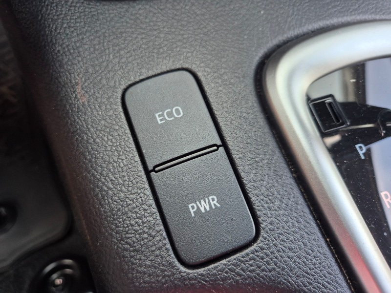 Toyota Hilux SRV.