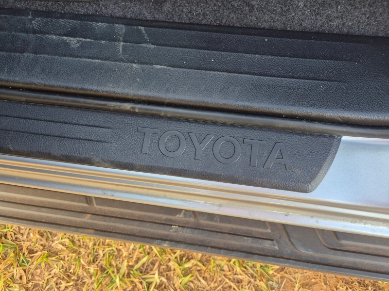 Toyota Hilux SRV.