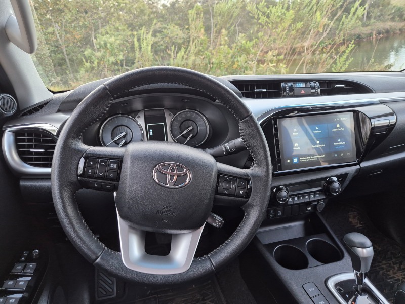 Toyota Hilux SRV.