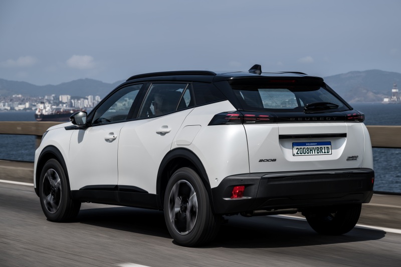 Peugeot 2008 GT T200 Hybrid AT.