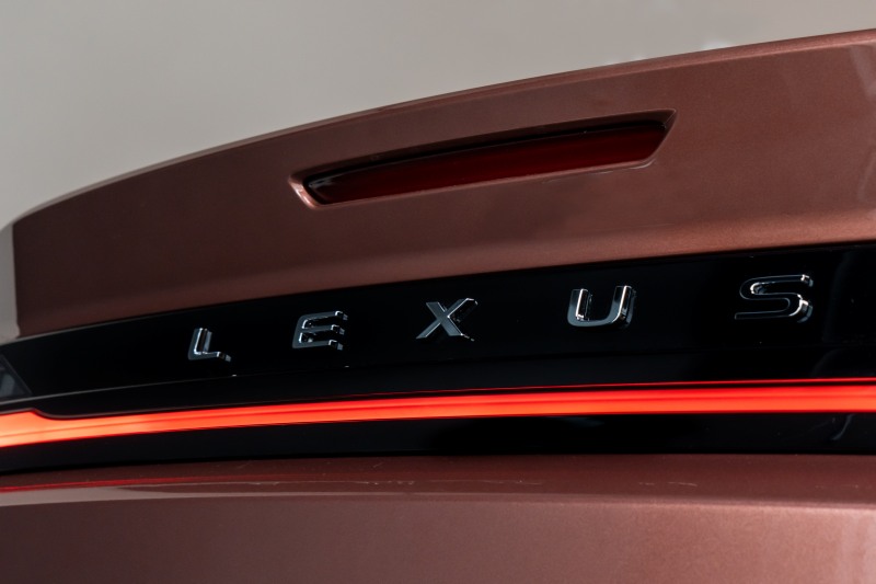 Lexus RZ 500e.