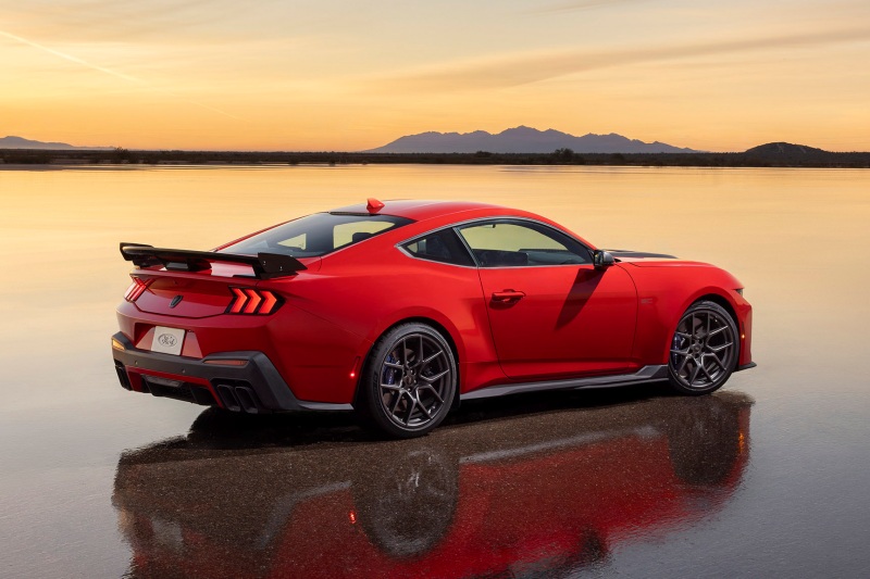 Ford Mustang Dark Horse SC.