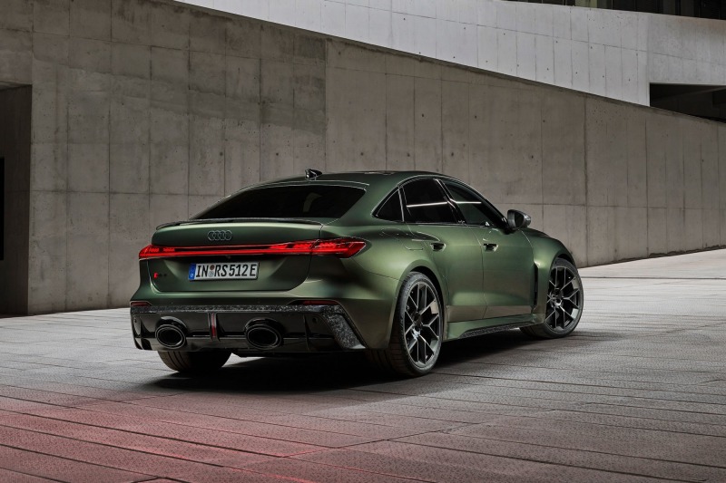 Audi RS5 Sedan.