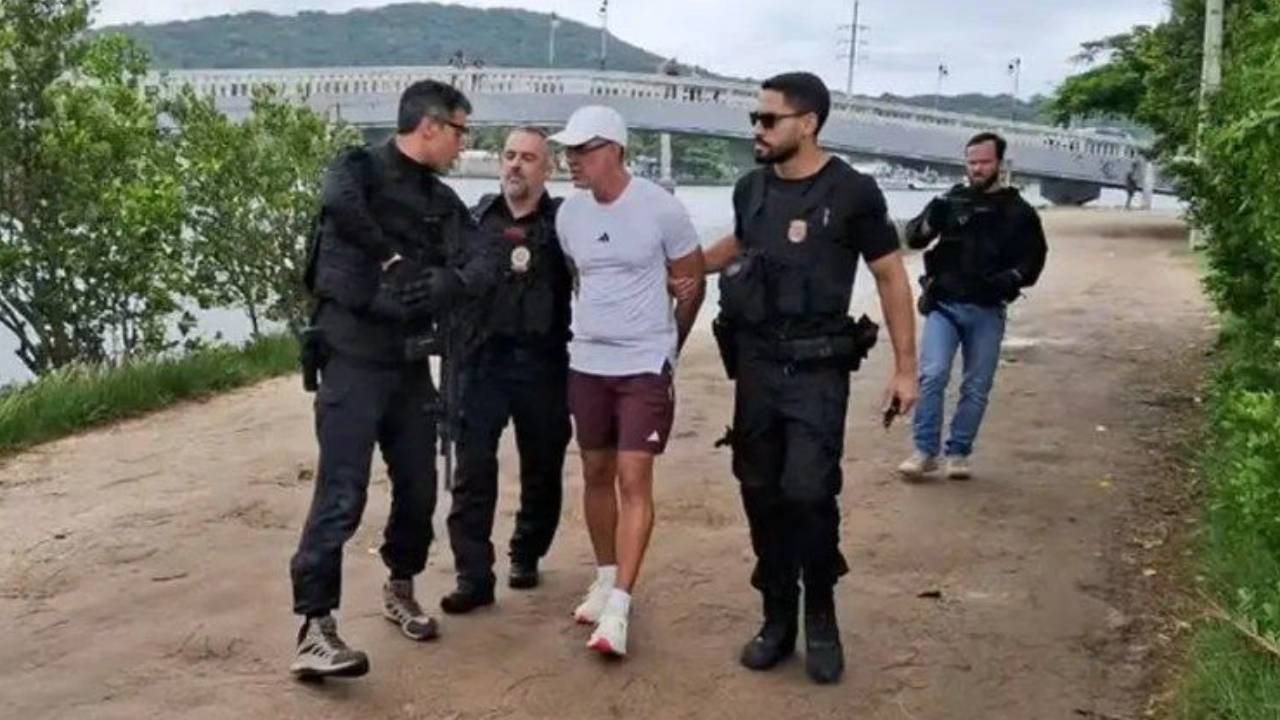 ​PF encontra planilhas com R$ 29,3 milhões ligados a políticos em investigação sobre bicheiro