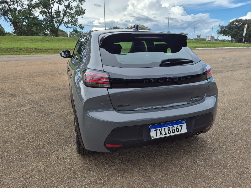 Peugeot 208 GT Hybrid.