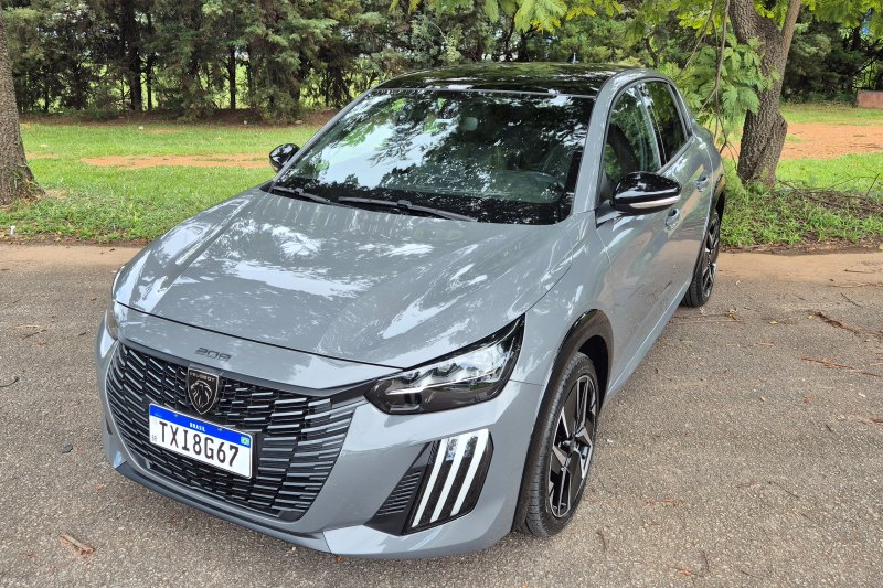Peugeot 208 GT Hybrid.