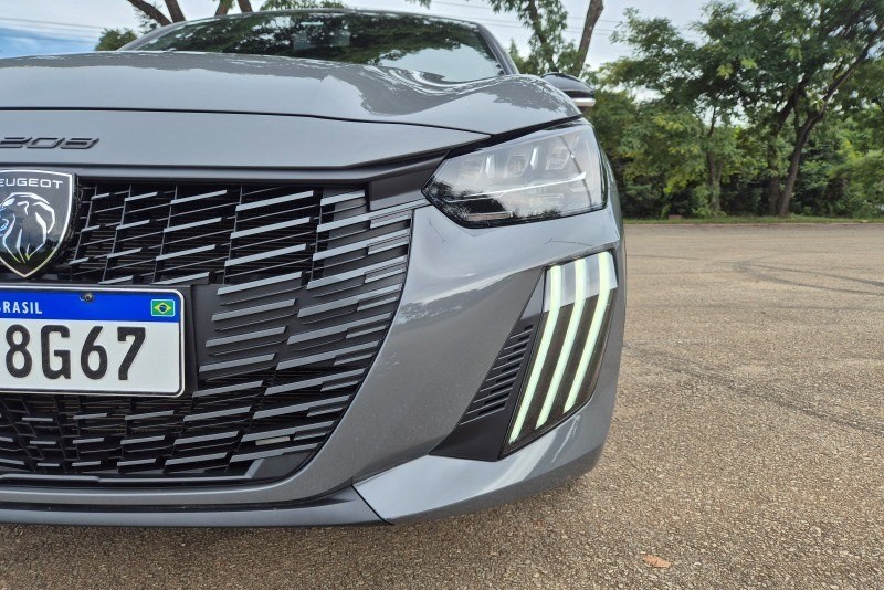 Peugeot 208 GT Hybrid.