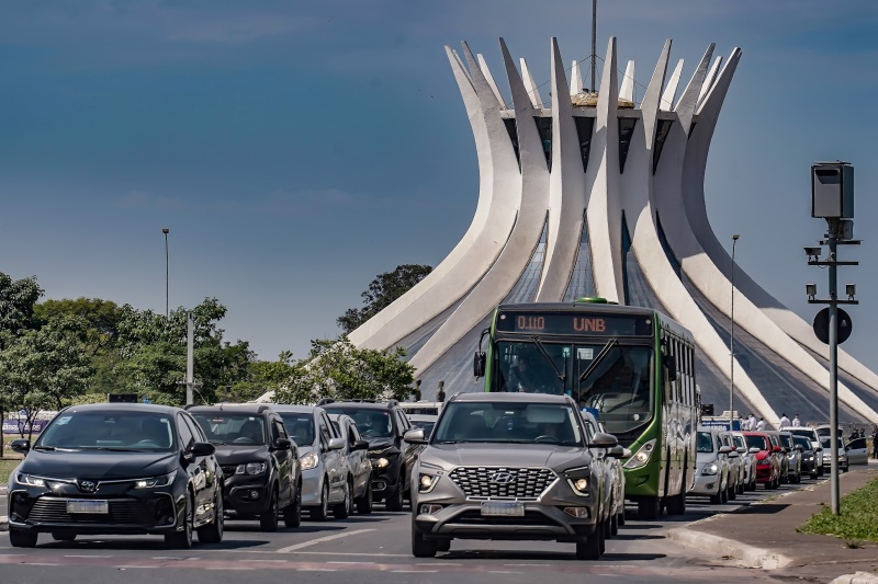 Trânsito em Brasília.