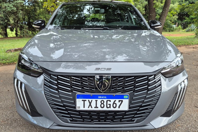 Peugeot 208 GT Hybrid.