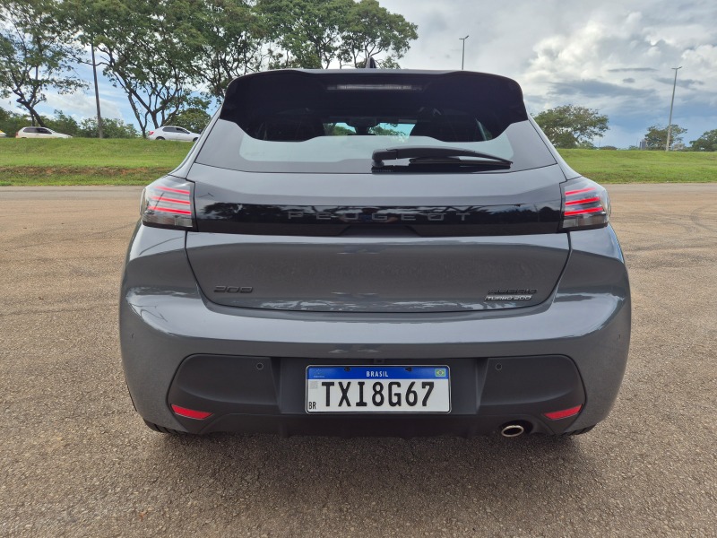 Peugeot 208 GT Hybrid.